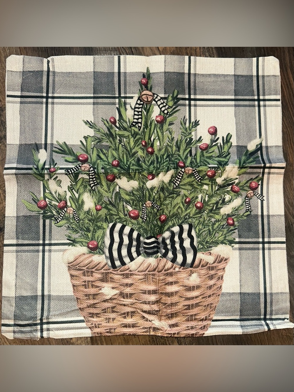 Christmas (4) Woodland Pillow Covers~ Pillow Not Included - New - Picture 3 of 8
